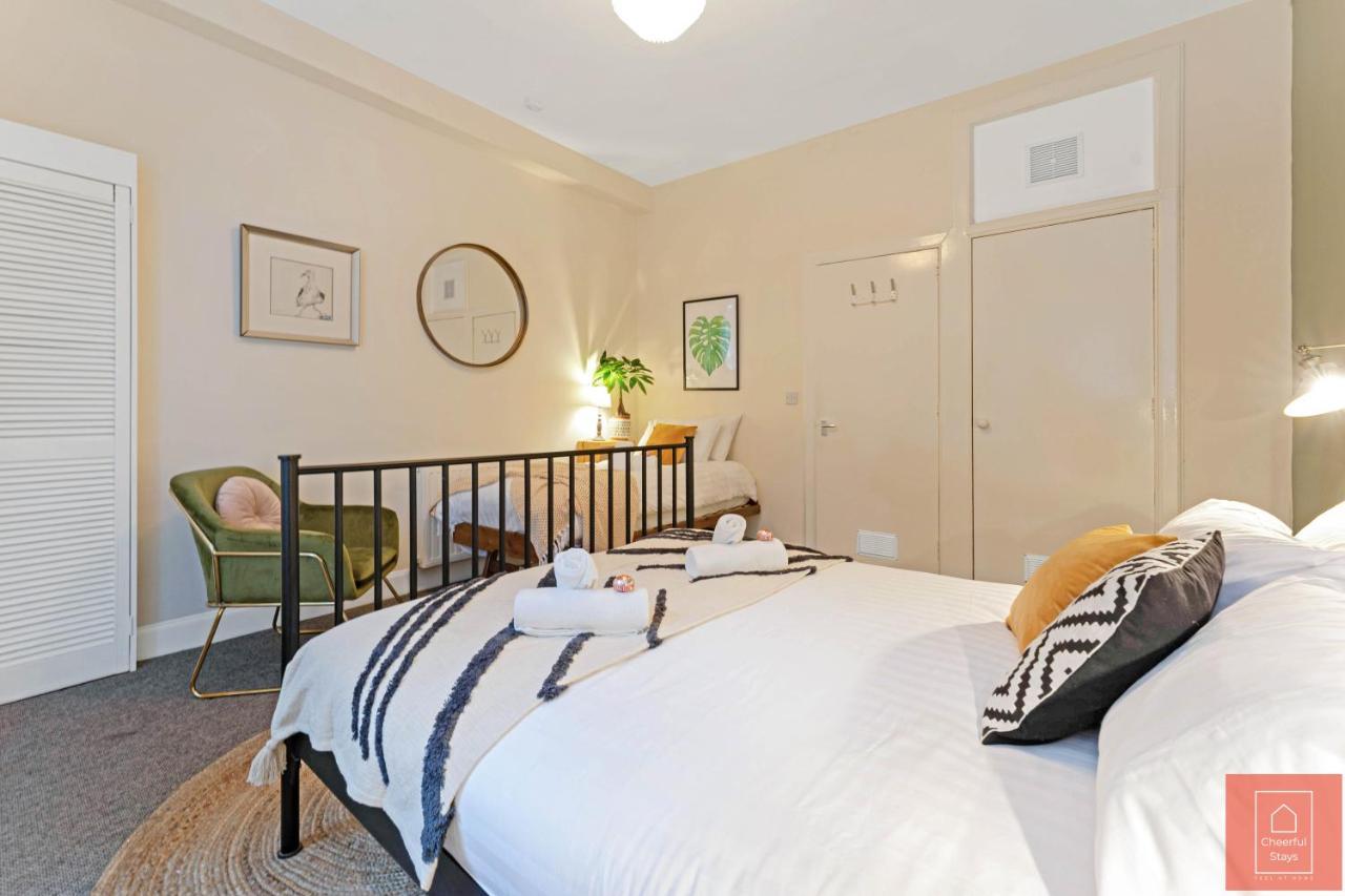 Cheerful Stays: Spacious Flat In Vibrant Leith Εδιμβούργο Εξωτερικό φωτογραφία